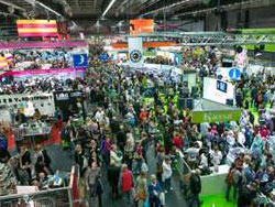 Trilogia-Analitica-na-Feira-do-Livro-da-Suecia-em-2014-livros-Norberto-Keppe-Claudia-Pacheco-Feira-de-Gotemburgo-suecia